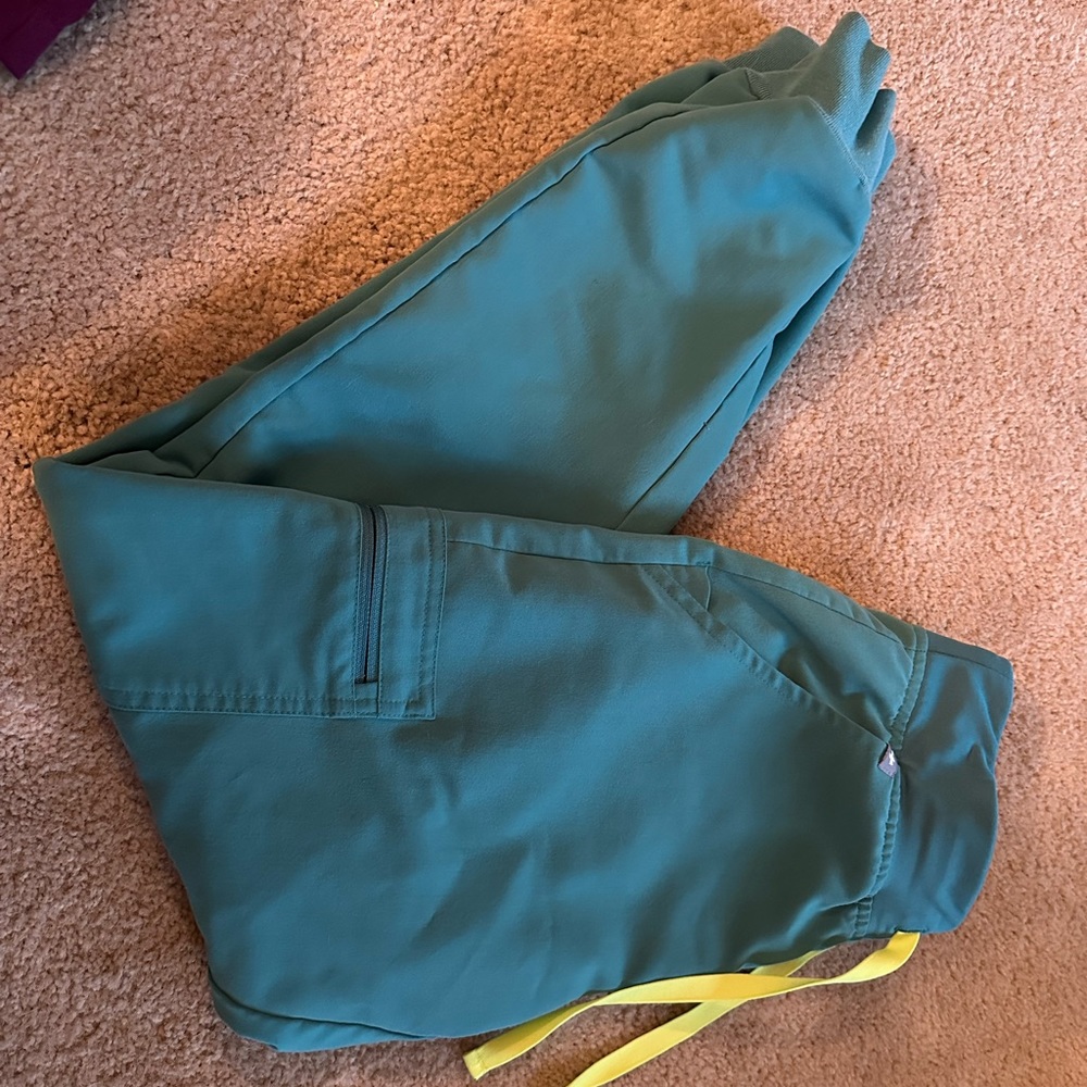 NWOT Womens Green Figs Scrub Pants